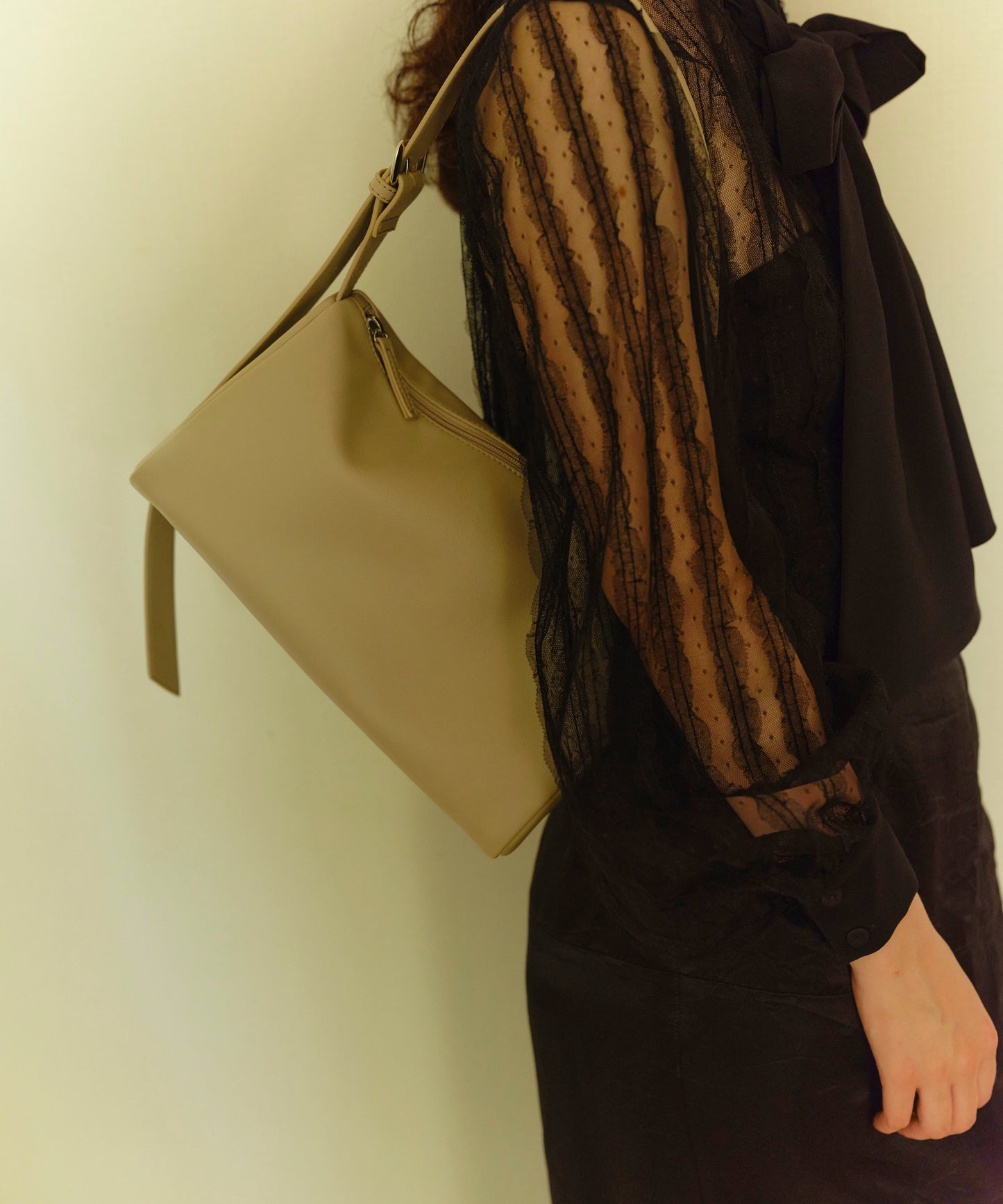 One -Handle Bag