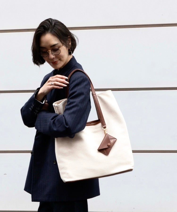 A-TOTE Canvas