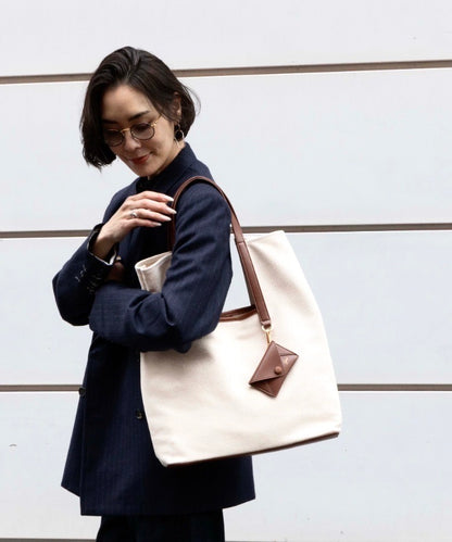 A-TOTE Canvas