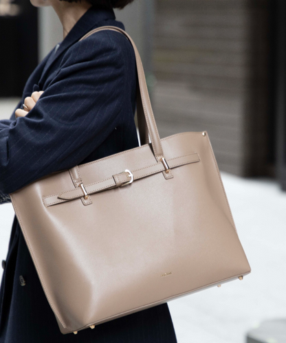 Belt Tote