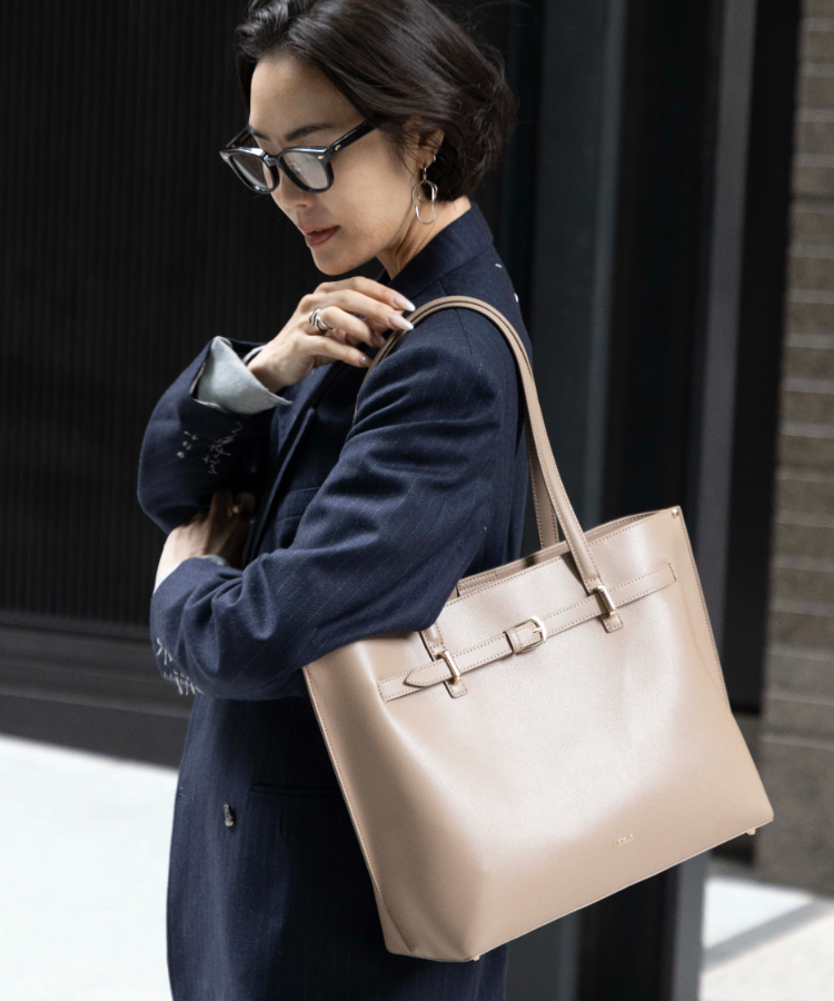 Belt Tote